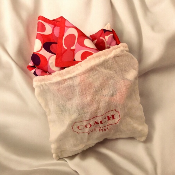 Coach square silk scarf 27x27 inches - Picture 4 of 8